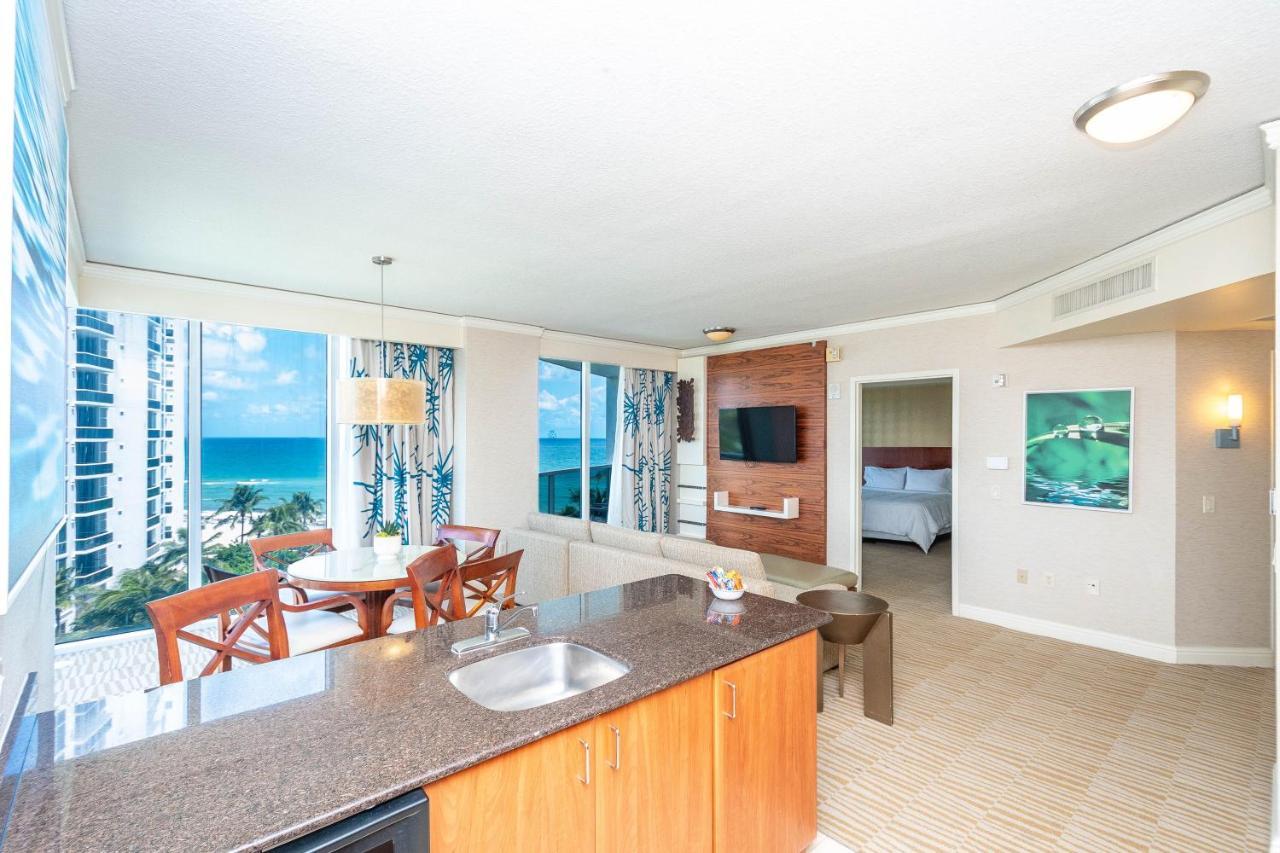 Trump Intl 2 Bedroom Apartment 1600 Sqf Ocean And Bay View ซันนีไอลส์บีช ภายนอก รูปภาพ