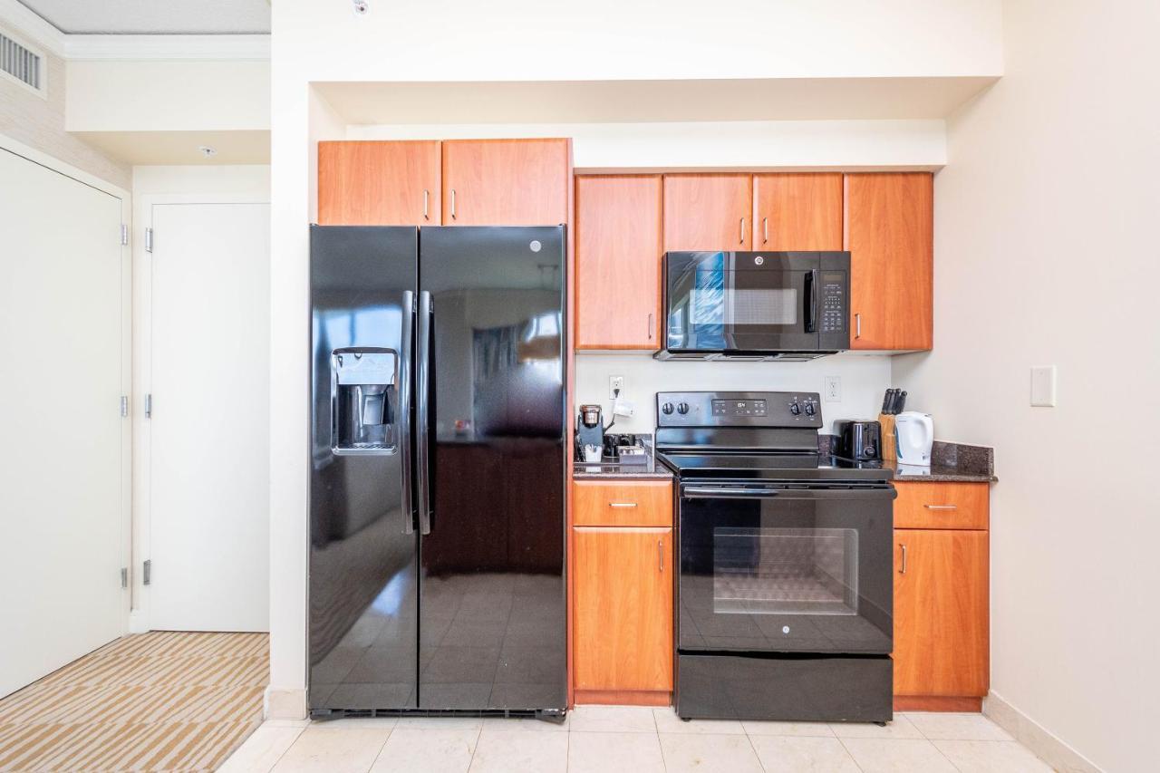 Trump Intl 2 Bedroom Apartment 1600 Sqf Ocean And Bay View ซันนีไอลส์บีช ภายนอก รูปภาพ