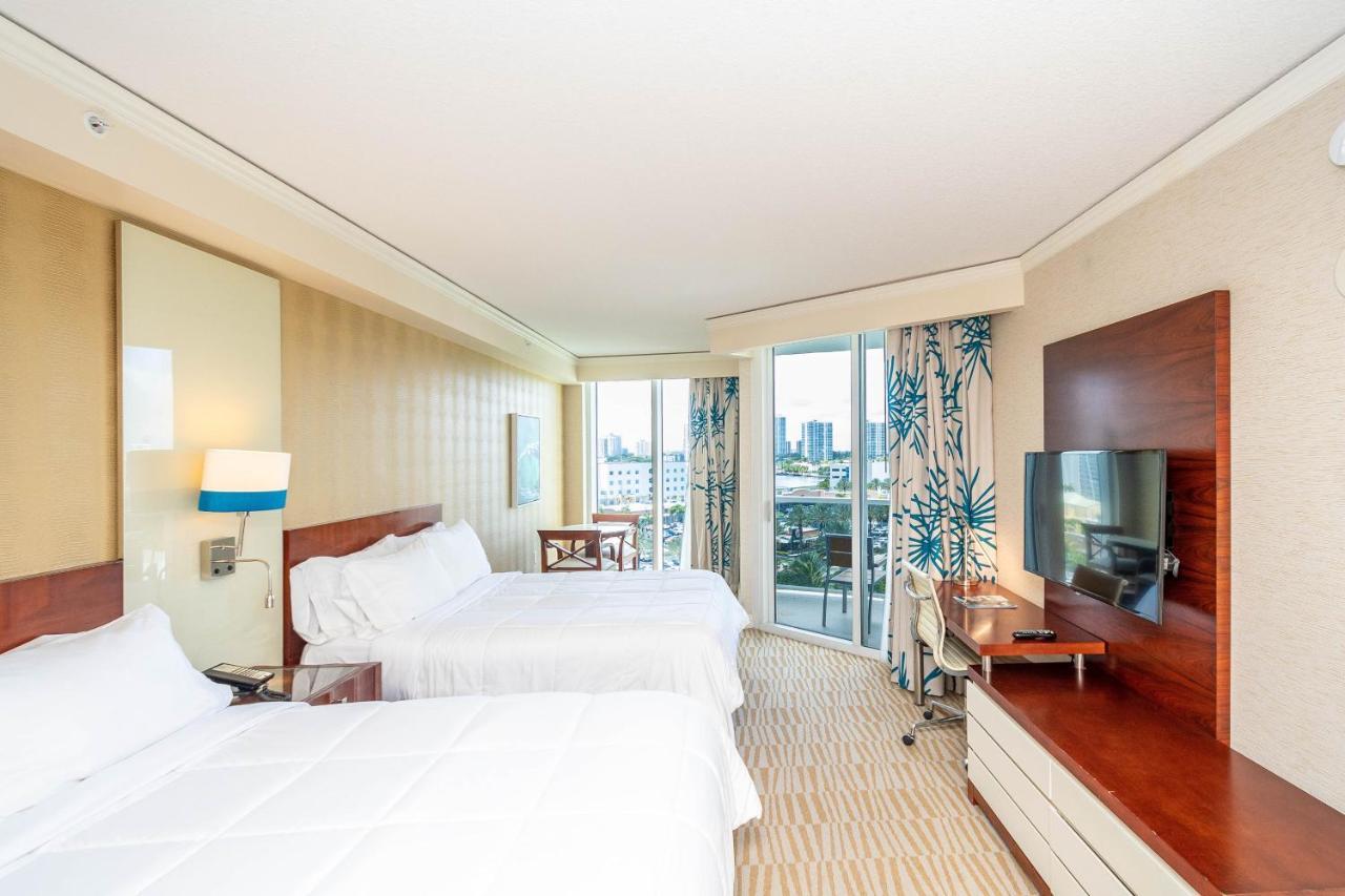 Trump Intl 2 Bedroom Apartment 1600 Sqf Ocean And Bay View ซันนีไอลส์บีช ภายนอก รูปภาพ