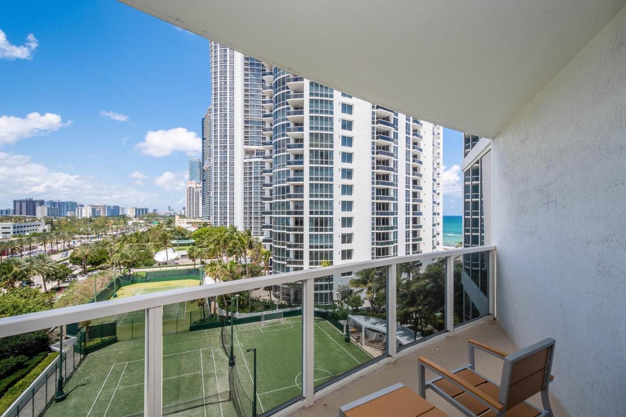 Trump Intl 2 Bedroom Apartment 1600 Sqf Ocean And Bay View ซันนีไอลส์บีช ภายนอก รูปภาพ