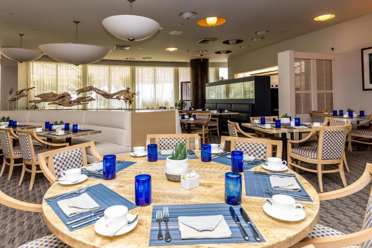 Trump Intl 2 Bedroom Apartment 1600 Sqf Ocean And Bay View ซันนีไอลส์บีช ภายนอก รูปภาพ