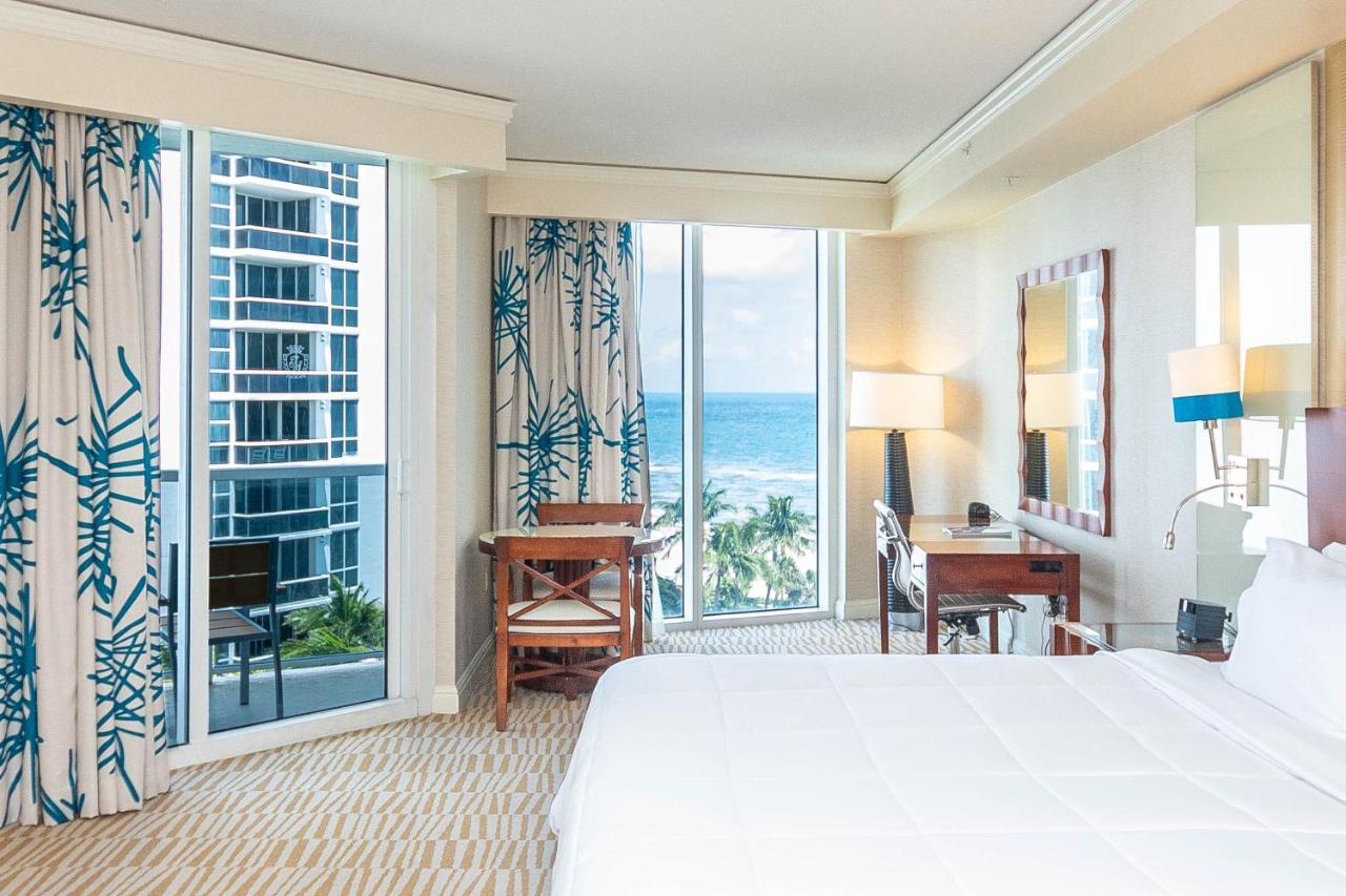Trump Intl 2 Bedroom Apartment 1600 Sqf Ocean And Bay View ซันนีไอลส์บีช ภายนอก รูปภาพ