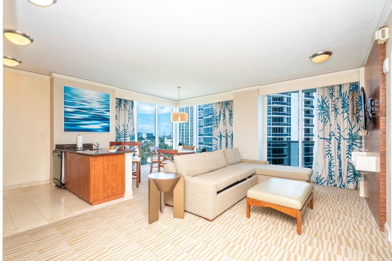 Trump Intl 2 Bedroom Apartment 1600 Sqf Ocean And Bay View ซันนีไอลส์บีช ภายนอก รูปภาพ