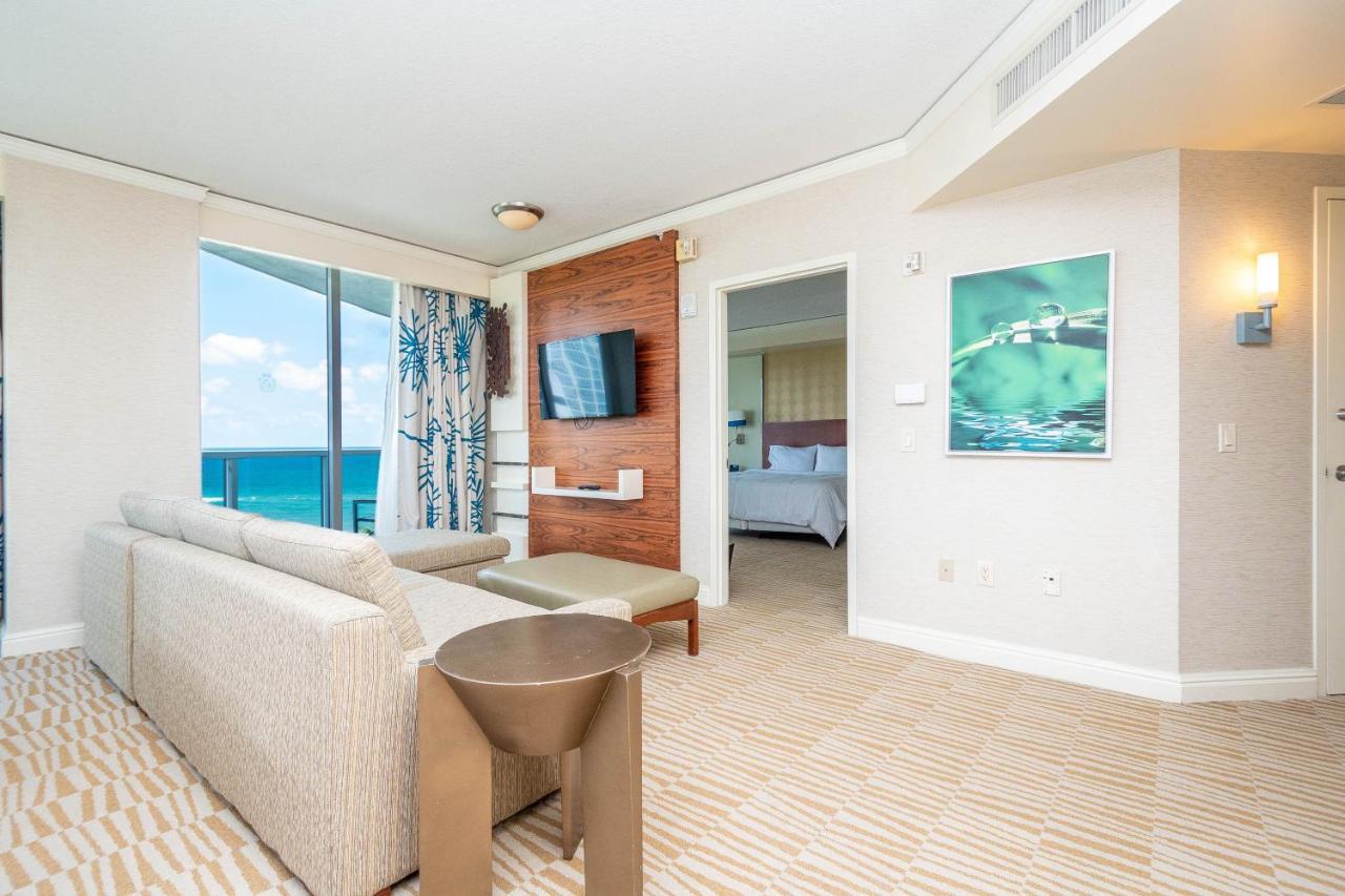 Trump Intl 2 Bedroom Apartment 1600 Sqf Ocean And Bay View ซันนีไอลส์บีช ภายนอก รูปภาพ