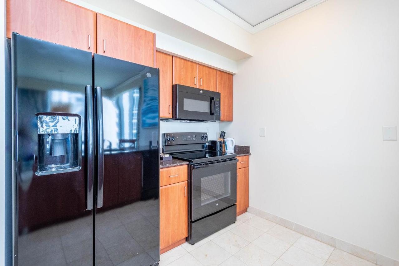 Trump Intl 2 Bedroom Apartment 1600 Sqf Ocean And Bay View ซันนีไอลส์บีช ภายนอก รูปภาพ