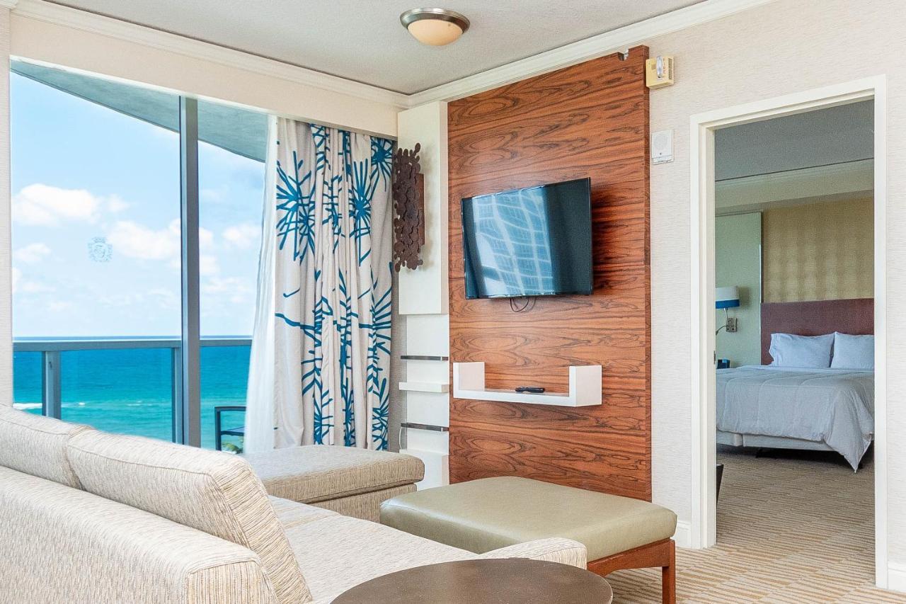Trump Intl 2 Bedroom Apartment 1600 Sqf Ocean And Bay View ซันนีไอลส์บีช ภายนอก รูปภาพ