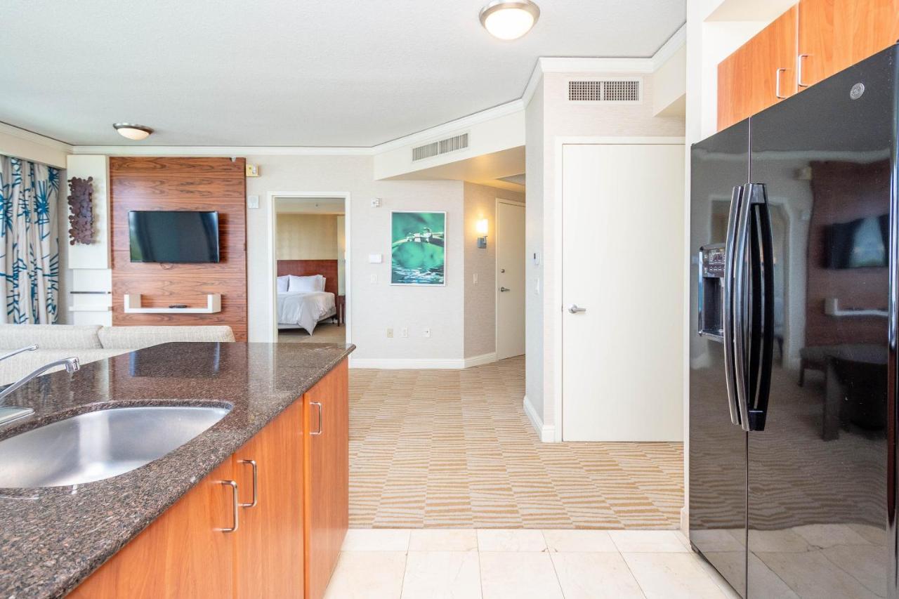 Trump Intl 2 Bedroom Apartment 1600 Sqf Ocean And Bay View ซันนีไอลส์บีช ภายนอก รูปภาพ
