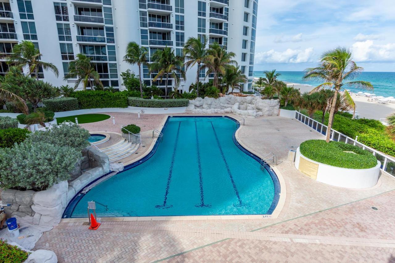 Trump Intl 2 Bedroom Apartment 1600 Sqf Ocean And Bay View ซันนีไอลส์บีช ภายนอก รูปภาพ