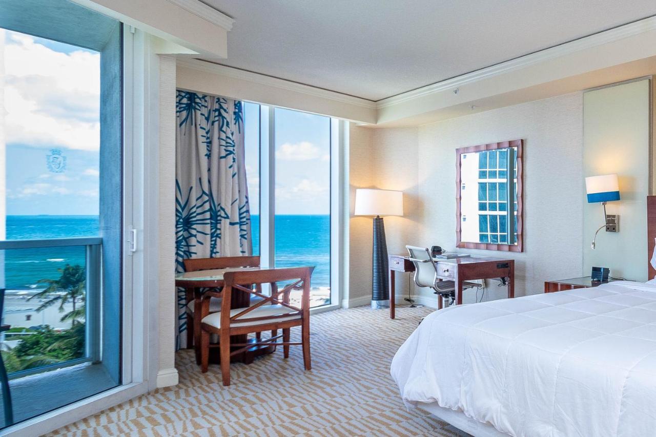 Trump Intl 2 Bedroom Apartment 1600 Sqf Ocean And Bay View ซันนีไอลส์บีช ภายนอก รูปภาพ