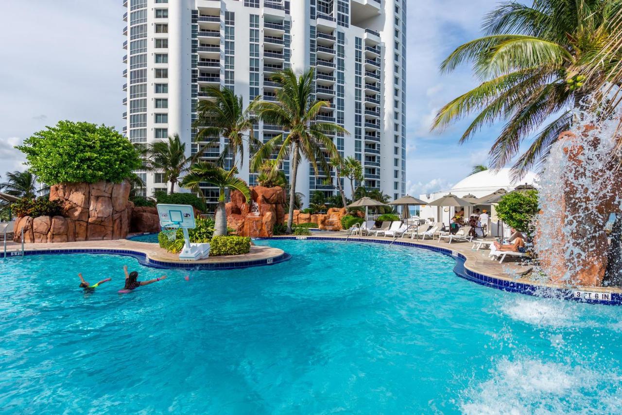 Trump Intl 2 Bedroom Apartment 1600 Sqf Ocean And Bay View ซันนีไอลส์บีช ภายนอก รูปภาพ
