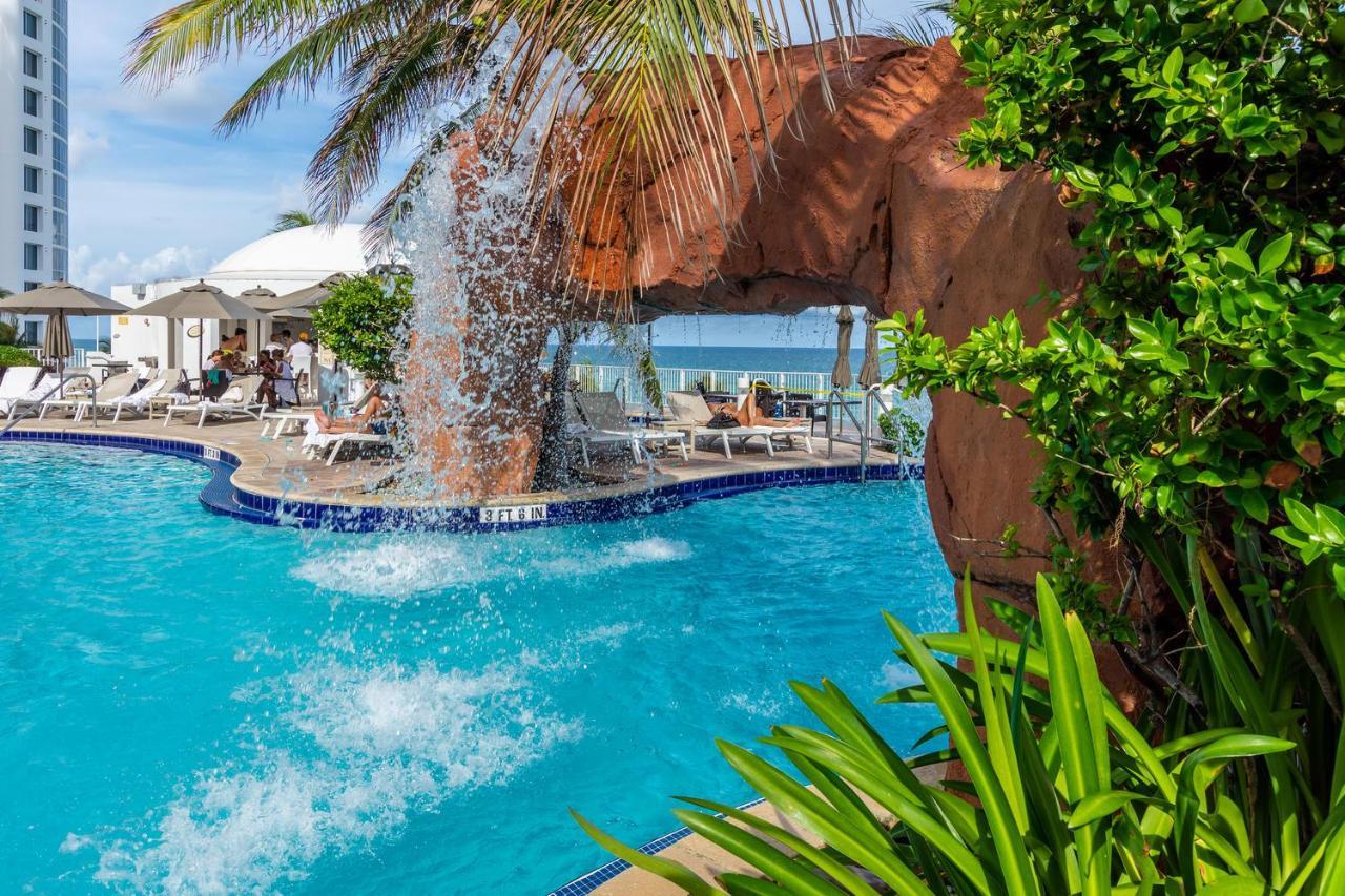 Trump Intl 2 Bedroom Apartment 1600 Sqf Ocean And Bay View ซันนีไอลส์บีช ภายนอก รูปภาพ